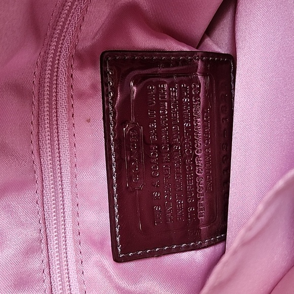 Coach Poppy - Picture 15 of 17